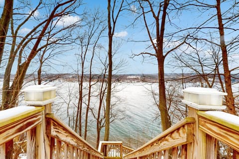 Bliss on the Bluff House in Keuka Lake