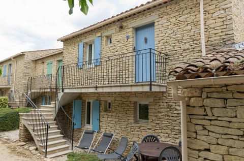 Facade/entrance, Dining area