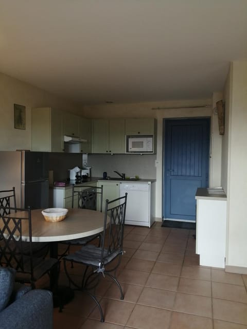 Kitchen or kitchenette, kitchen