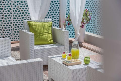 Garden, furniture