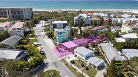 Exclusive Home Oasis, Private Pool, Village and Beach Walkable Casa in Siesta Beach