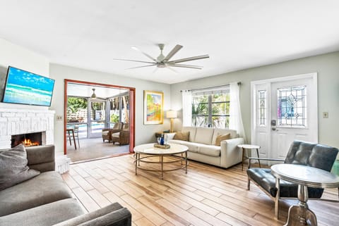 Exclusive Home Oasis, Private Pool, Village and Beach Walkable Maison in Siesta Beach