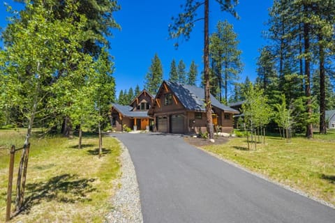 Suncadia 4 Bdrm Pet Friendly Home + Hot Tub Overlooking Golf Course House in Kittitas County