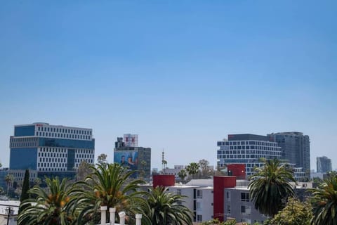 Hollywood 1Bed Apt w Rooftop pool & Panoramic View Apartment in Hollywood