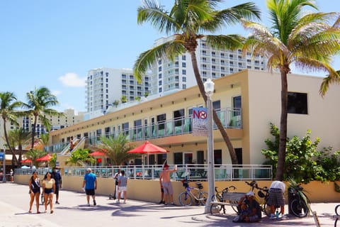 Diane Oceanfront Suites Motel in Hollywood Beach