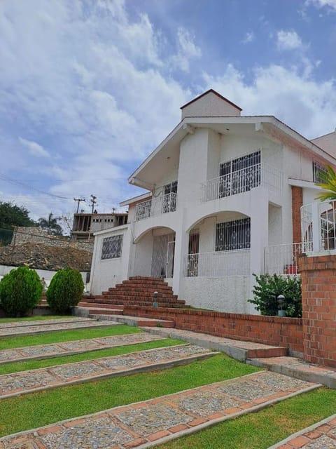 Hermosa Casa Vacacional en Lomas de Cocoyoc House in State of Morelos