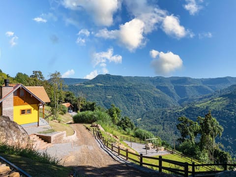 Cabana Gelb Hütte Vila Germânica by Achei House in Caxias do Sul