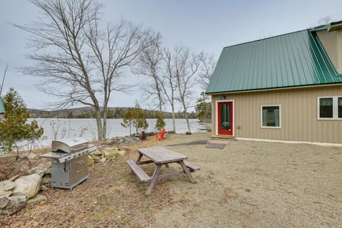 Lakefront Bucksport Home with Fire Pit and Gas Grill! Haus in Orland