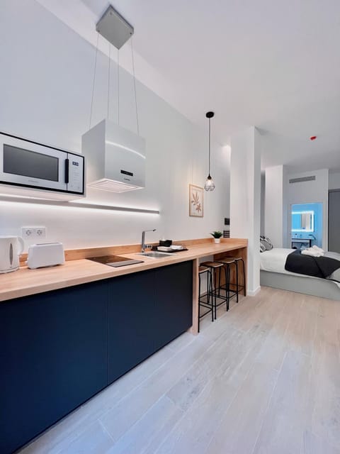 Kitchen or kitchenette, Photo of the whole room, Dining area
