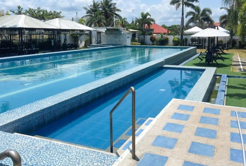 Swimming pool, Swimming pool