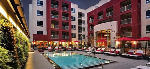 Pool view, Swimming pool, sunbed