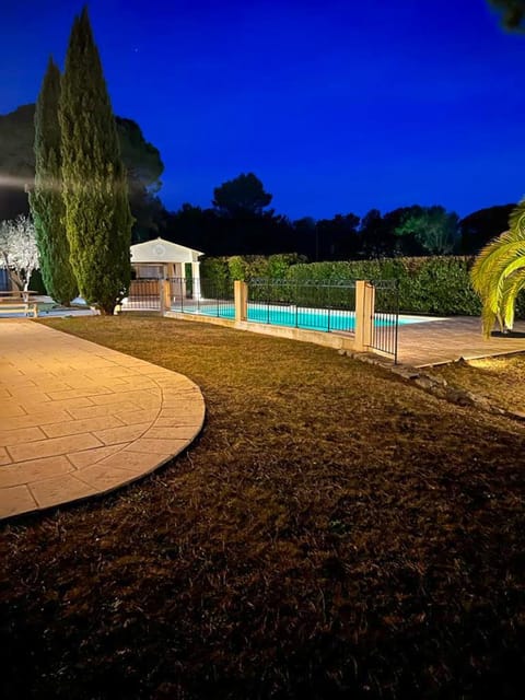 Gorgeous Provençal Farmhouse - Sleeps 10 - Private Pool - Close to Fréjus Villa in Roquebrune-sur-Argens