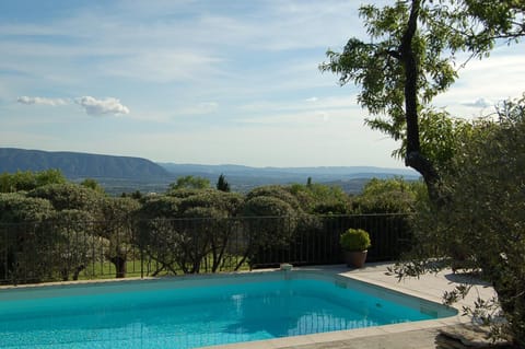 Mas de la Beaume Hotel in Gordes