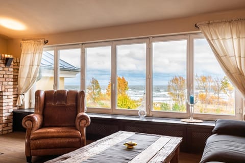 Living room, Lake view