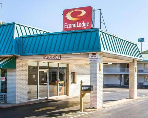 Econo Lodge Hotel in McDonough