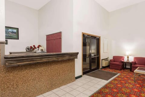 Quality Inn & Suites Hotel in Hazelwood