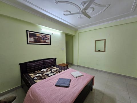 3 BHK in Krishna Nagar Lucknow LKO 202R Condo in Lucknow