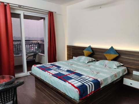 Stunning City Lake View 15th Floor 3BHK for Family Apartment in Bengaluru