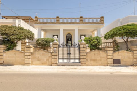 Villetta fronte mare con vasca idromassaggio Apartment in Marina di Mancaversa-Giannelli