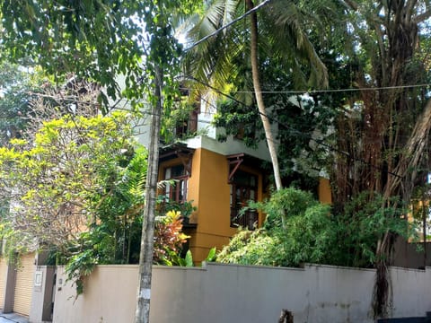 LUMBINI home stay Vacation rental in Dehiwala-Mount Lavinia