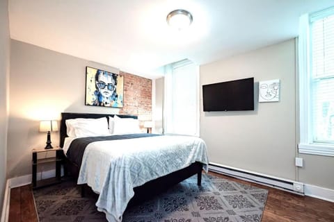 Park Place- cozy modern space fully updated fast WiFi good coffee and easy parking Condominio in Wilmington