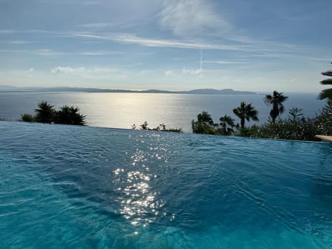 Sea view, Swimming pool