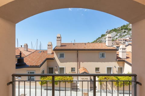 Day, Natural landscape, View (from property/room), Balcony/Terrace, Mountain view