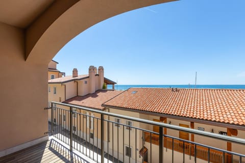 Day, Natural landscape, View (from property/room), Balcony/Terrace, Sea view