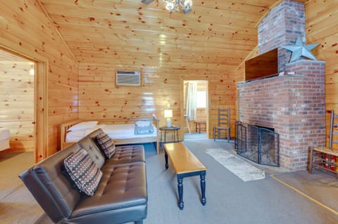 Laconia Cabin Rental Less Than 1 Mi to Lake Winnipesaukee! House in Laconia