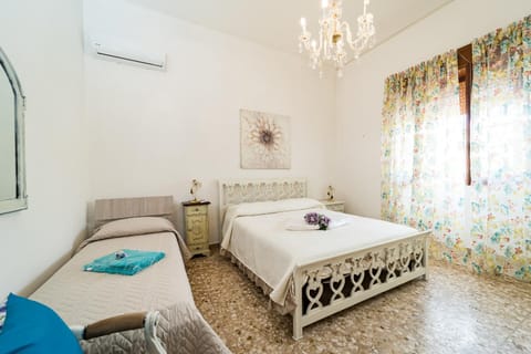 Villetta Iris by Vivimy House in Marina di Mancaversa-Giannelli