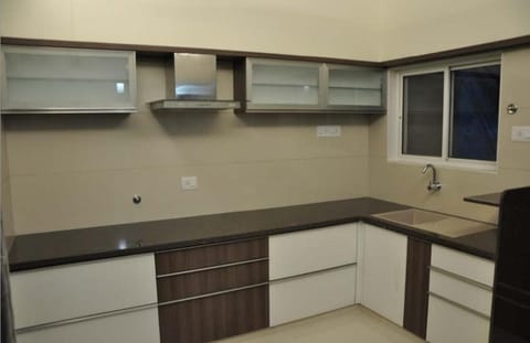 Peaceful retreat 3 bedroom apartment for1 to 6 person Apartment in Vadodara