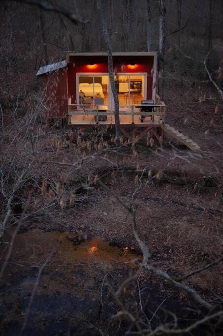 Romantic Wooded Treehouse Oasis House in Current River