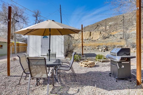 Pet-Friendly Colorado Retreat with Patio and Fire Pit! Casa in Canon City