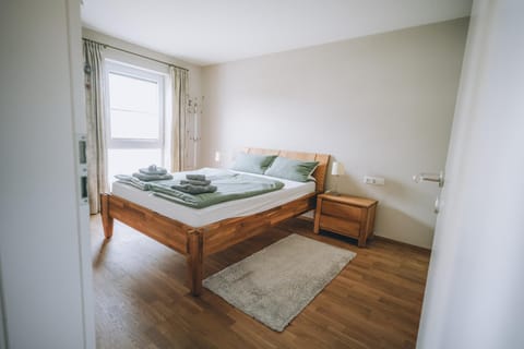 Bed, Photo of the whole room, Decorative detail, Bedroom