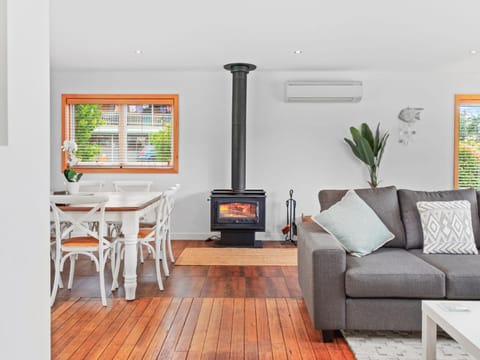 Living room, Seating area, Dining area, flat iron