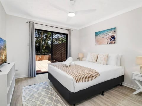 Bliss And Waves Condo in Mermaid Beach