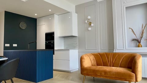 Kitchen or kitchenette, Living room