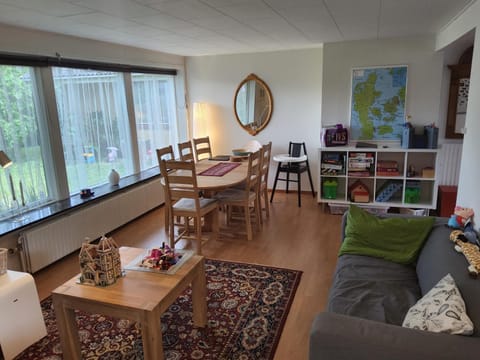 Family Friendly Apt B, 900m to lego house, parking, legoland, lalandia Copropriété in Billund