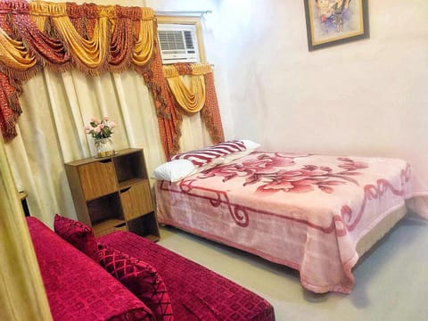 Affordable Spacious Bedroom & Bathroom near DVO Airport Bed and Breakfast in Davao City