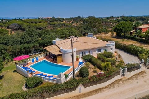 Cosy Carvoeiro Villa - 5 Bedrooms - Villa Marianna do Sol - Table Tennis Table & Private Pool - Alporchinhos Chalet in Porches