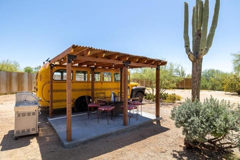 Bus Stop Saloon Maison in Cave Creek