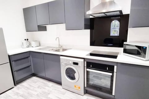 Kitchen or kitchenette, dishwasher, minibar, pet friendly, stove, toaster, washing machine, dryer