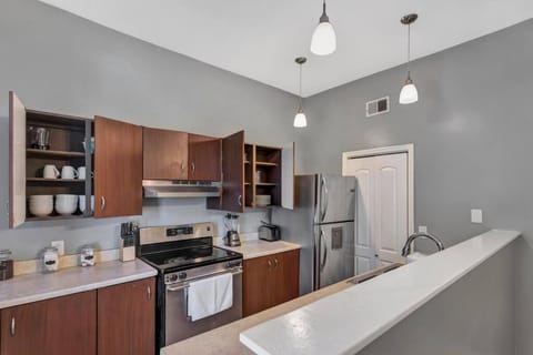 Month to Month rental in Shaw with parking House in southwest garden