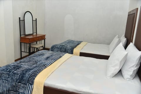 Shiny Cot Bunker Room Bed and Breakfast in Nuwara Eliya