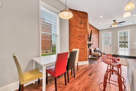 St Louis Townhome-Perfect for Groups House in Saint Louis