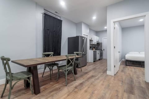 MTM Fully Furnished Rental in Old Town - 2 beds Maison in Lincoln Park