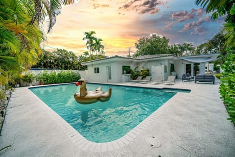 New Luxury Villa Delilah Biscayne Park Villa in Biscayne Park