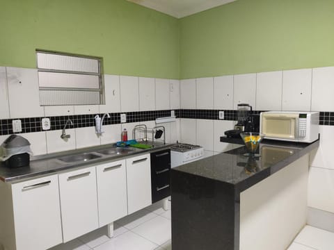 Kitchen or kitchenette, minibar, pet friendly, stove