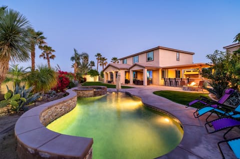 Coachella Play - 6BR Multi-Gen Fun Zone and Retreat with free heated pool House in La Quinta