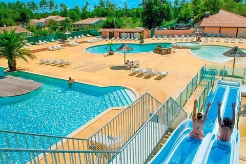 Pool view, Swimming pool, sunbed